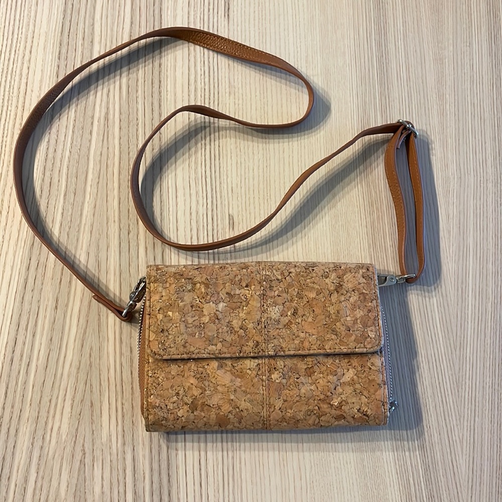 Thirty one gifts cross body bag.